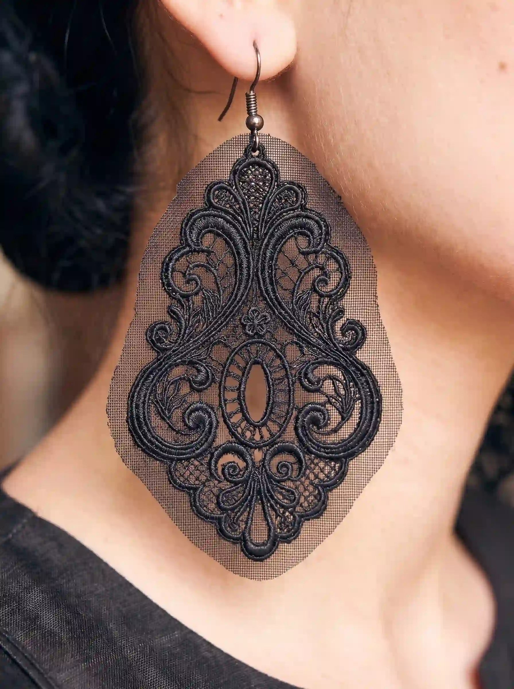 Black Fleur Earrings